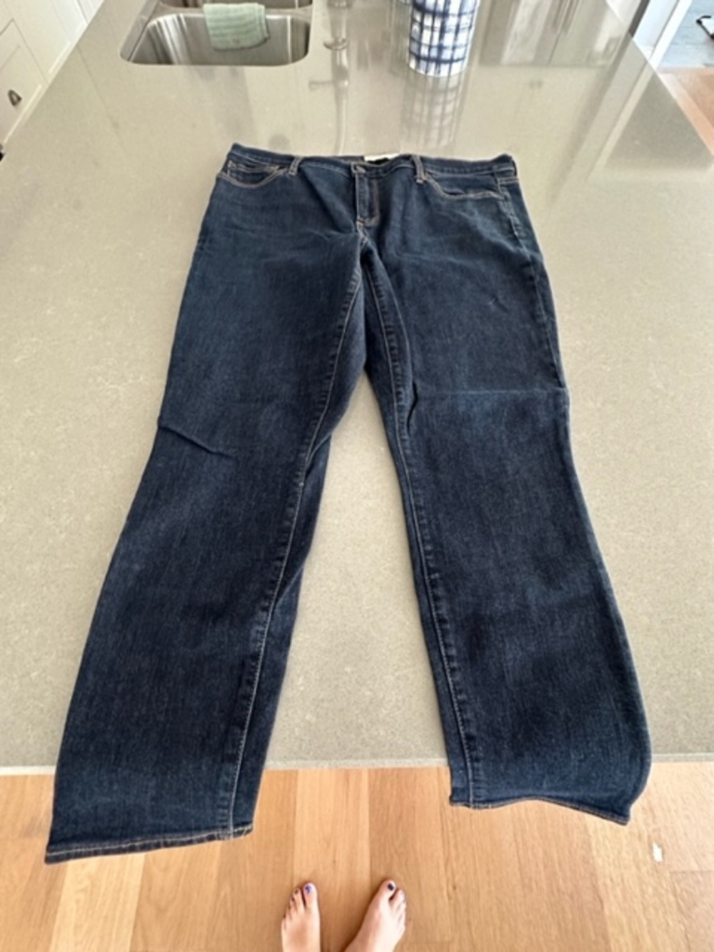 Women's Gap 32 R x 26" True Skinny Cropped Blue Denim Jeans - Barely worn